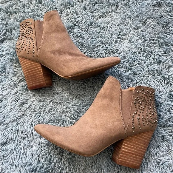 Report Booties - Picture 1 of 7